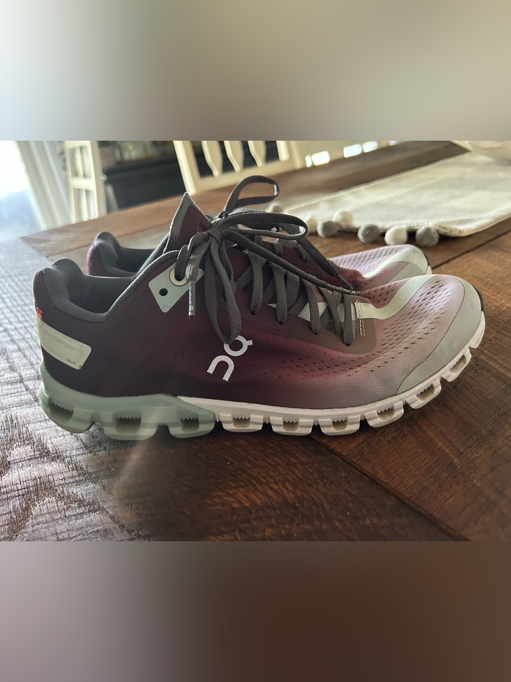 On Cloudflow 3.0 Mulberry Mineral Women's Running Shoes Size 8 Gradient